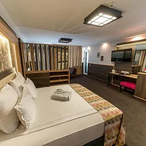 Hotel Zoo